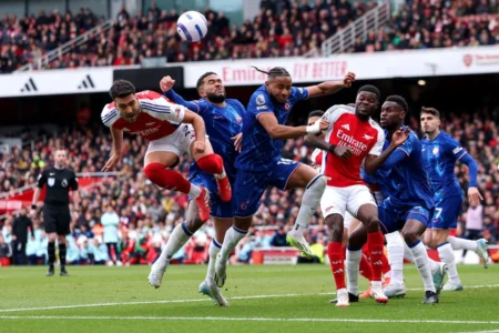 Caça ao líder: Chelsea enfrenta Arsenal pela ponta da Premier League