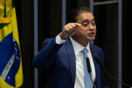 “Farei o possível para ajudá-lo”, diz relator de indicação de Messias