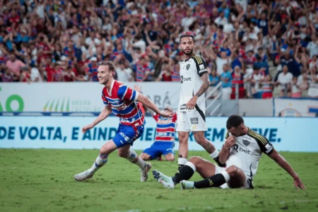 Fortaleza derrota Atlético-MG e sonha com a permanência no Brasileirão Fortaleza derrota Atlético-MG e sonha com a permanência no Brasileirão
