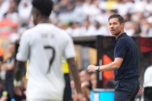 Jogadores do Real Madrid estariam insatisfeitos com Xabi Alonso