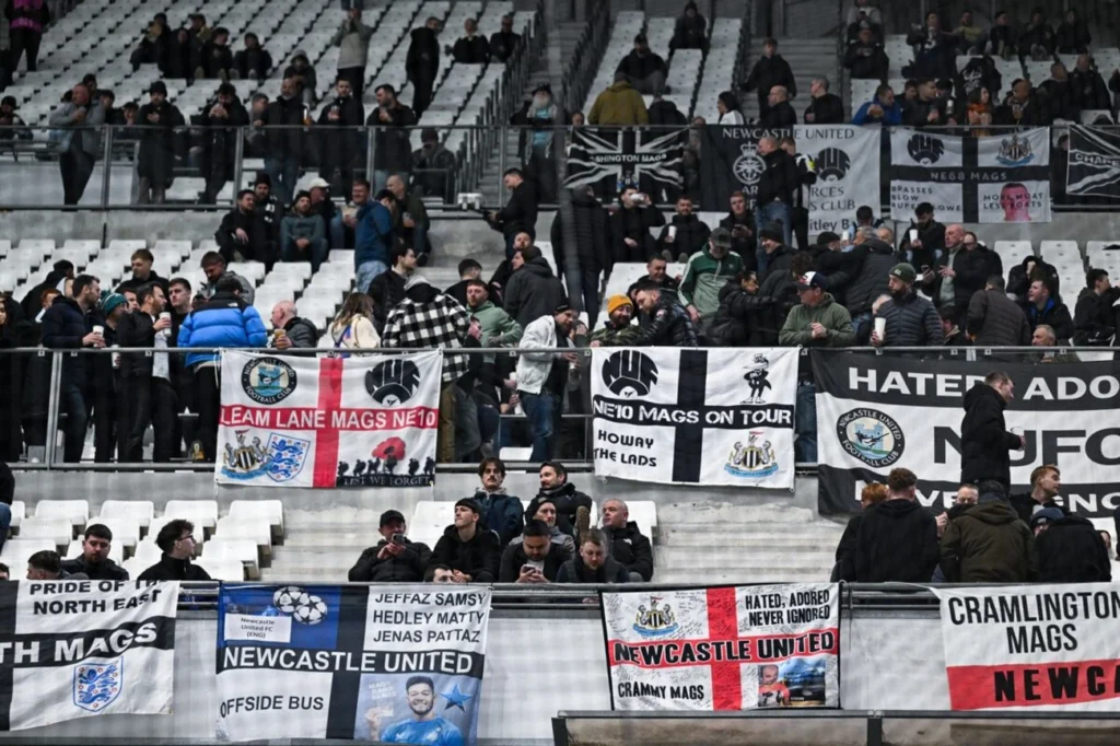 Newcastle afirma que polícia francesa agrediu torcedores após partida
