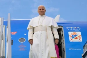 Papa inicia viagem internacional com seis dias de visita à Turquia