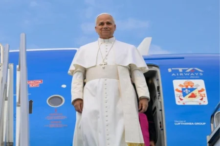 Papa inicia viagem internacional com seis dias de visita à Turquia