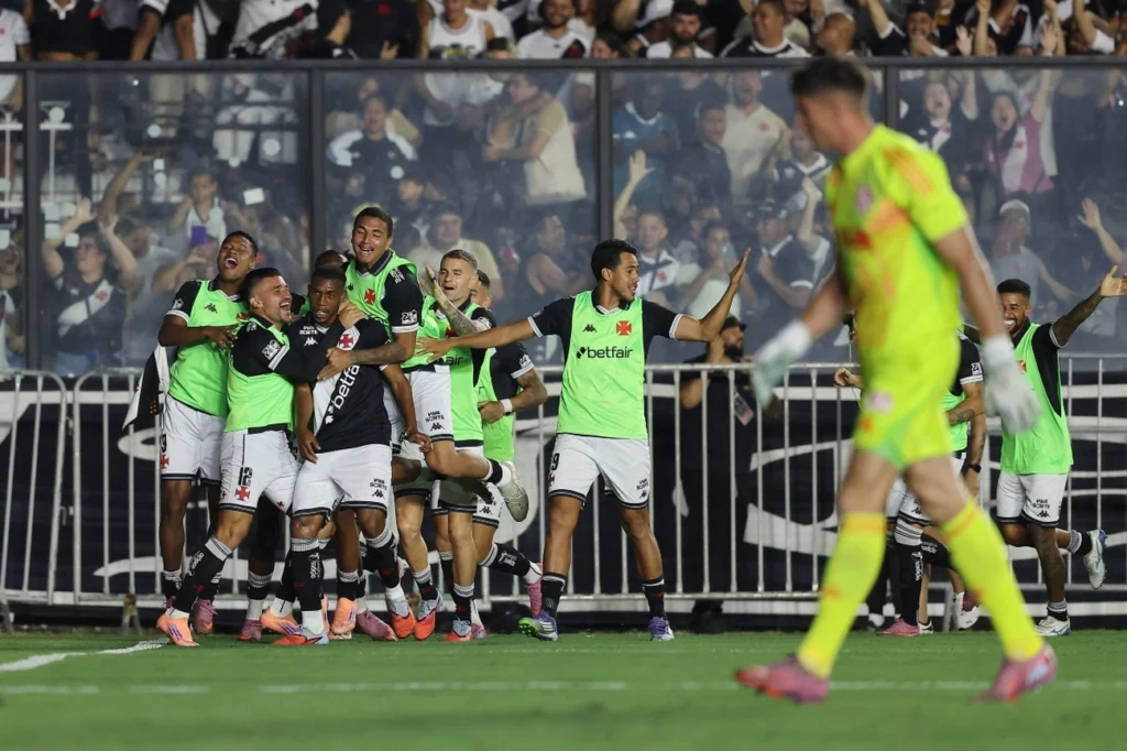 Vasco atropela Internacional e volta a vencer no Campeonato Brasileiro