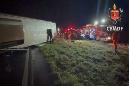 Veja o que disse motorista de ônibus que bateu em guincho na BR-020 Veja o que disse motorista de ônibus que bateu em guincho na BR-020