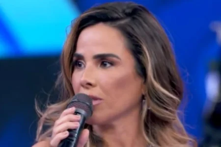 Vídeo: Wanessa Camargo se emociona ao vivo com homenagem dos filhos