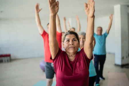 Yoga e intestino: pratique para melhorar digestão e bem-estar