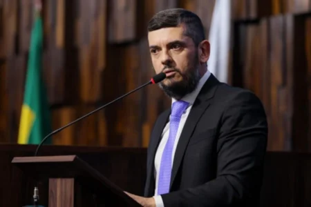 Bacellar nega relação prévia com TH Joias: “Nunca tinha visto na vida” Bacellar nega relação prévia com TH Joias: “Nunca tinha visto na vida”