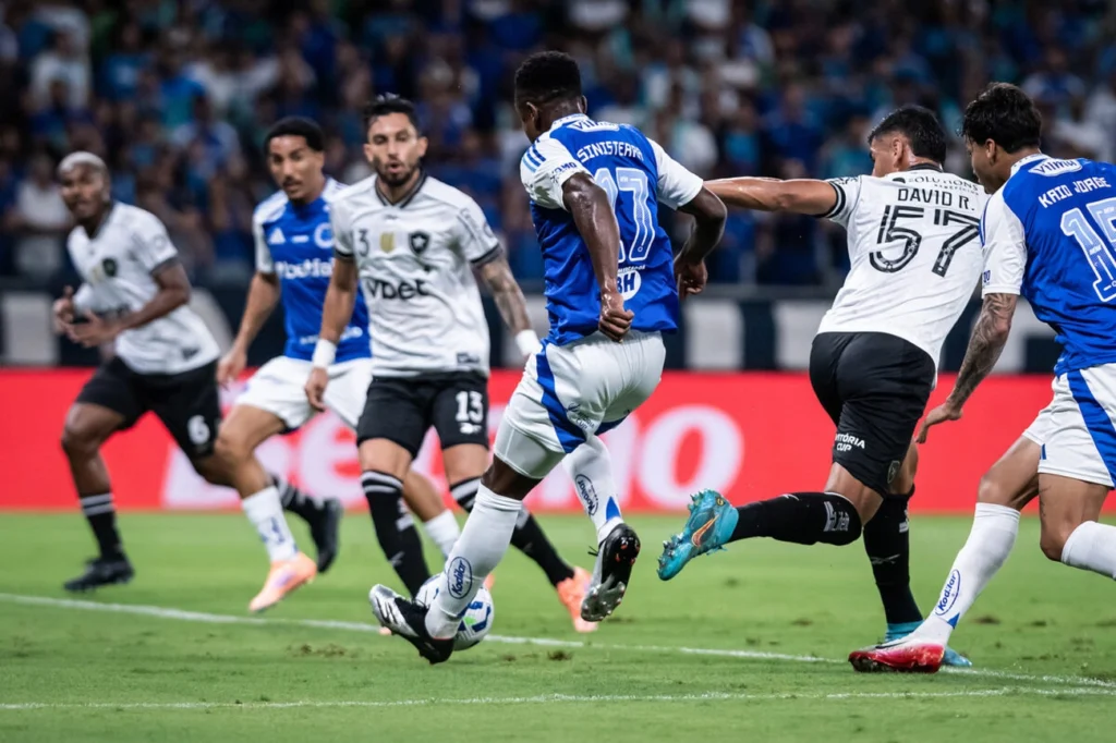 Brasileirão: confira os melhores momentos de Cruzeiro 2 x 2 Botafogo