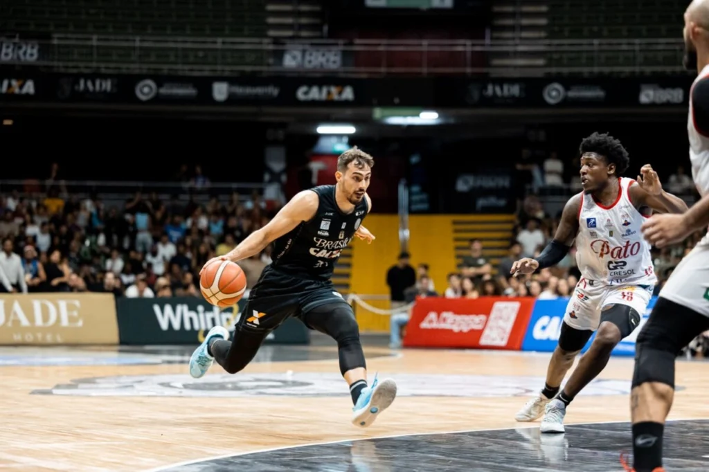 Brasília Basquete domina Pato Basquete por 84×69 e mantém 5ª posição no NBB hoje Brasília Basquete domina Pato Basquete por 84x69 e mantém 5ª posição no NBB hoje