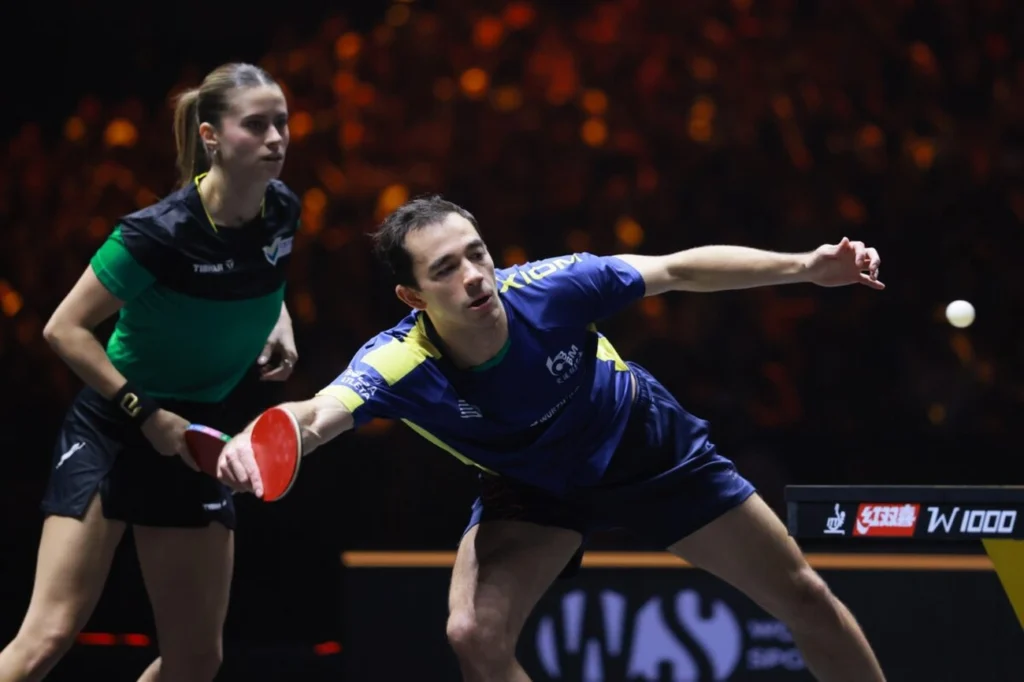 Calderano e Takahashi conquistam vitória crucial no WTT Finals de Hong Kong