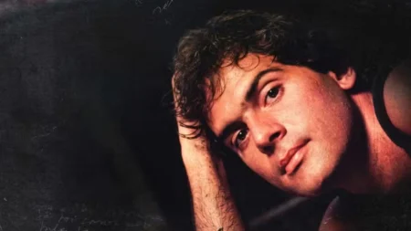‘Cazuza Além da Música’ mergulha no legado artístico e na coragem pioneira do ícone na luta contra a AIDS ‘Cazuza Além da Música’ mergulha no legado artístico e na coragem pioneira do ícone na luta contra a AIDS