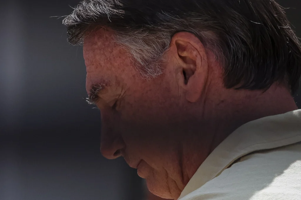 Comissão da Câmara pede ao STF liberação para inspecionar cela de Bolsonaro Comissão da Câmara pede ao STF liberação para inspecionar cela de Bolsonaro