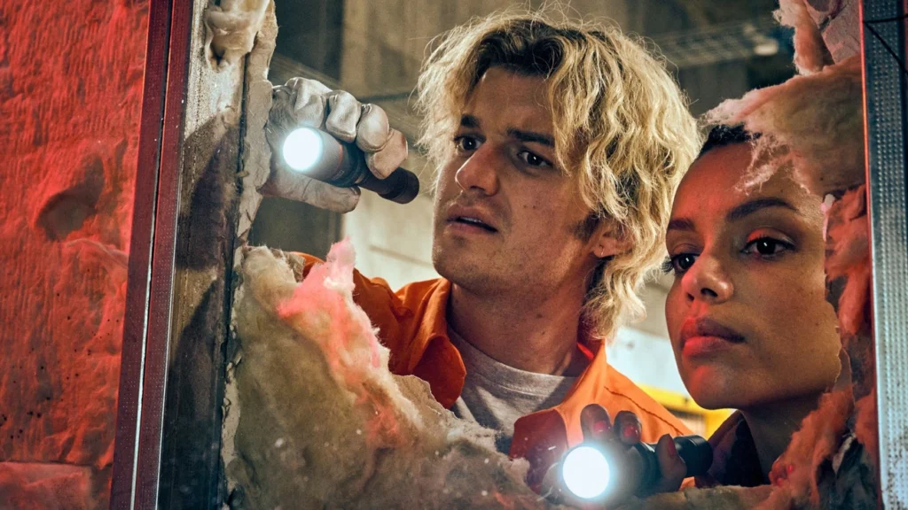 Joe Keery estrela Alerta Apocalipse em 2026