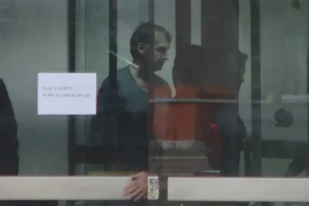 Bolsonaro agora quer exame de urgência para verificar hérnia inguinal bilateral Bolsonaro agora quer exame de urgência para verificar hérnia inguinal bilateral