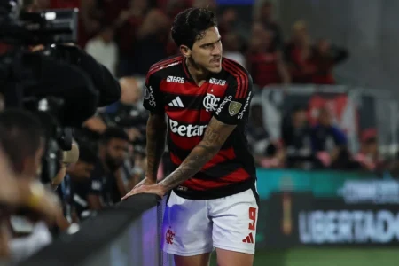 Filipe Luís abre o jogo sobre presença de Pedro no Intercontinental Filipe Luís abre o jogo sobre presença de Pedro no Intercontinental