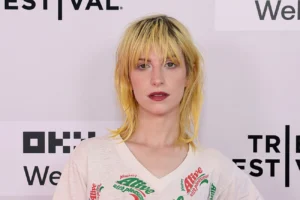 Hayley Williams revela que ‘desmaiou’ durante show com PinkPantheress