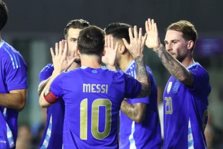Imprensa argentina divide opiniões sobre grupo na Copa do Mundo; veja Imprensa argentina divide opiniões sobre grupo na Copa do Mundo; veja