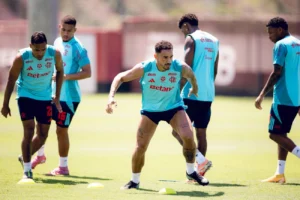 Jogadores do Flamengo projetam estreia na Copa Intercontinental. Veja