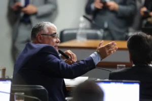“Leoa”: Girão celebra apoio de Michelle Bolsonaro em meio a polêmica