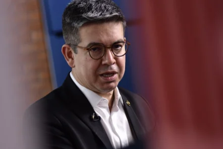 Líder do governo no Congresso reage à decisão de Gilmar: “Agressão”
