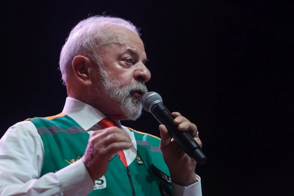 Lula ameaça veto ao projeto de Bolsonaro por anistiar golpistas Lula ameaça veto ao projeto de Bolsonaro por anistiar golpistas