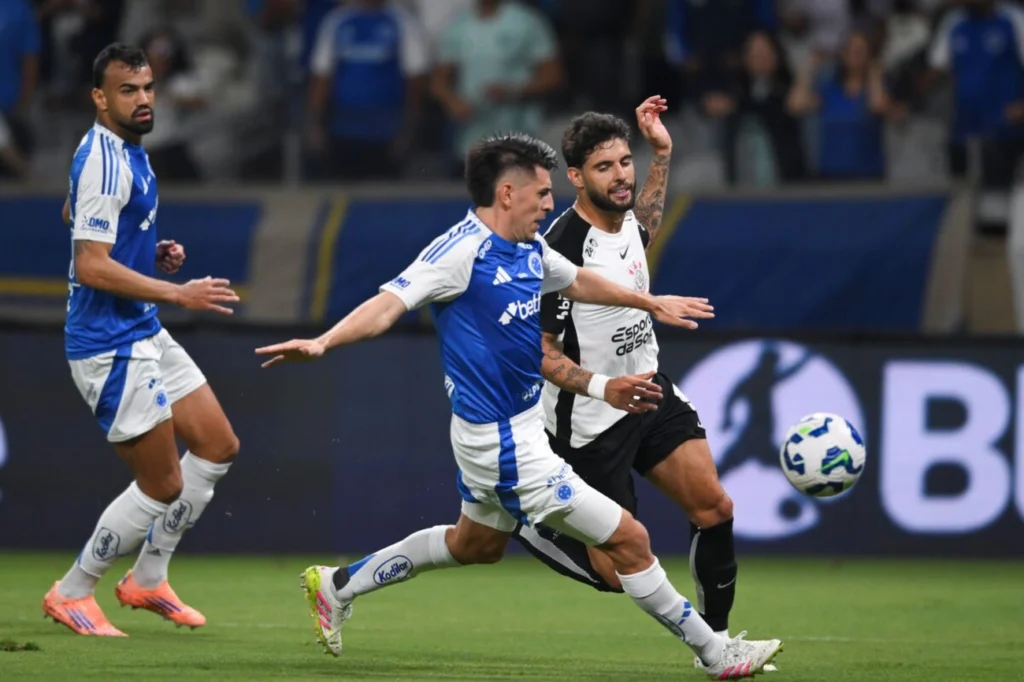 Matheuzinho projeta duelo difícil contra o Cruzeiro na Copa do Brasil