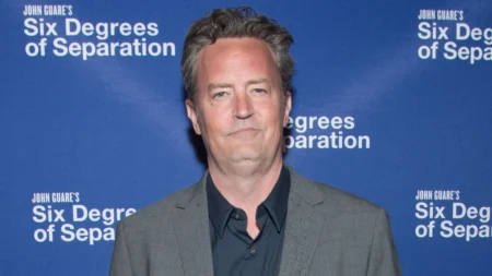 Matthew Perry: Médico responsável pelo tratamento com cetamina é condenado a 30 meses de prisão