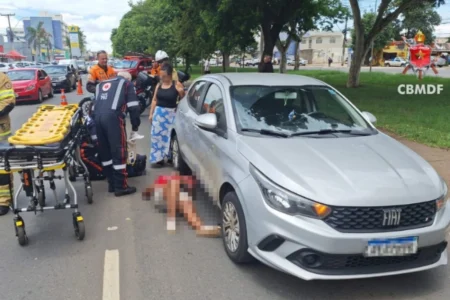 Mulher é atropelada por moto em via de Taguatinga e levada a hospital