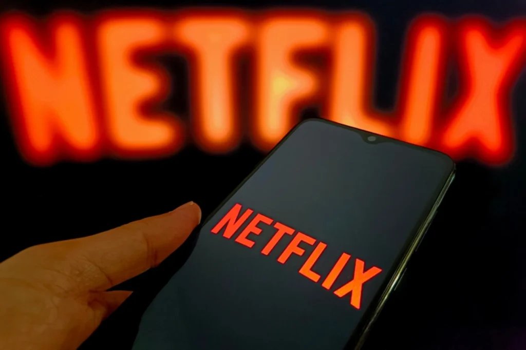 “Nada muda”, diz Netflix aos assinantes após compra da Warner
