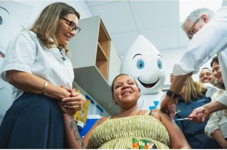 Padilha e Janja iniciam campanha de vacinação contra bronquiolite