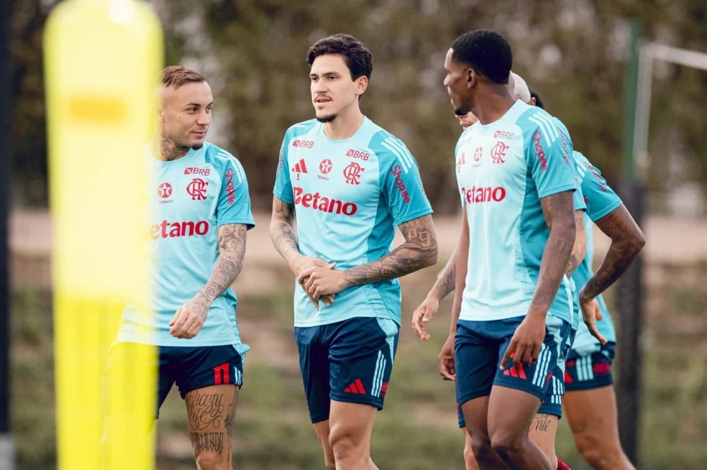 Pedro volta a treinar com Flamengo após lesão na coxa hoje Pedro volta a treinar com Flamengo após lesão na coxa hoje