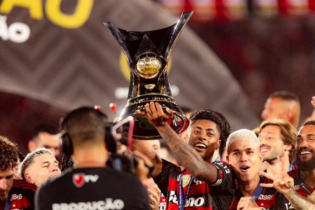 Polícia na porta, 200 mulheres: a festa dos jogadores do Flamengo
