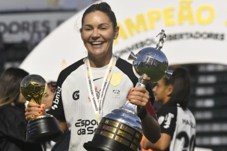 Prêmio Brasileirão: Gabi Zanotti é eleita a melhor jogadora pela CBF Prêmio Brasileirão: Gabi Zanotti é eleita a melhor jogadora pela CBF