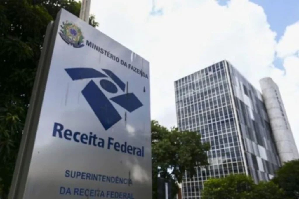 Receita Federal Desmentiu Mito do Imposto sobre Pix, Nenhuma Cobrança É Real