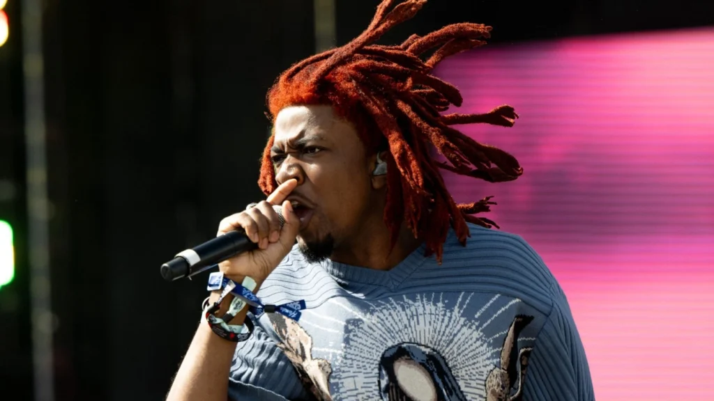 Redveil é um rapper-produtor que coloca seus sentimentos em primeiro plano Redveil é um rapper-produtor que coloca seus sentimentos em primeiro plano
