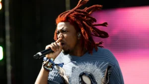Redveil é um rapper-produtor que coloca seus sentimentos em primeiro plano