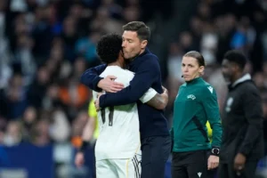 Rodrygo demonstra apoio a Xabi Alonso após derrota do Real Madrid