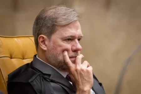 Toffoli determina que todas as decisões do Banco Master serão tomadas pelo STF