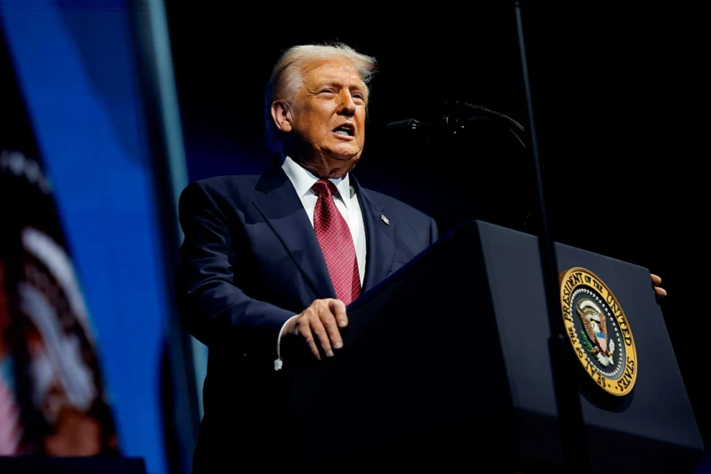 Trump confirma conversa com Maduro em meio à escalada militar