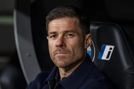Vini Jr e Rodrygo salvam a pele de Xabi Alonso no Real Madrid