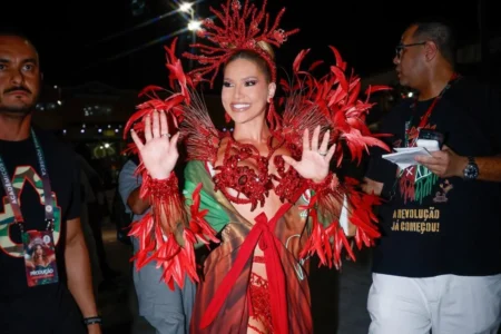 Virginia polemiza ao dançar ponto de macumba em esquenta da Grande Rio Virginia polemiza ao dançar ponto de macumba em esquenta da Grande Rio