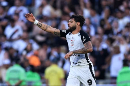 Corinthians Celebra Tetracampeonato: Veja Yuri Alberto em Lamborghini de R$ 7,8milhões