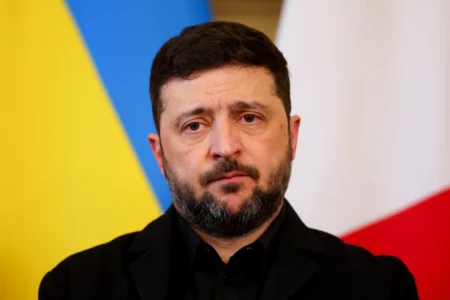 Zelensky diz estar pronto para eleições na Ucrânia, mas pede garantias