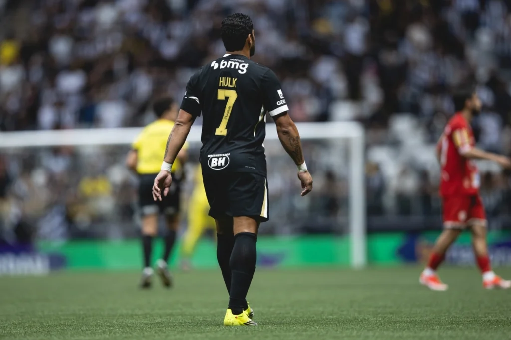 Atlético-MG revela a nova face da camisa: mudanças que marcam os novos reforços do Galo para 2026 Atlético-MG revela a nova face da camisa: mudanças que marcam os novos reforços do Galo para 2026