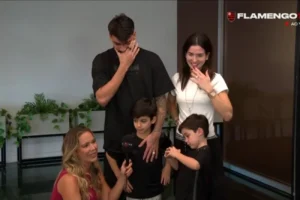 Paquetá chora ao retornar ao Flamengo hoje