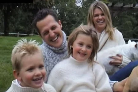Filha de Schumacher faz declaração emocionante no aniversário de 57 anos do pai Filha de Schumacher faz declaração emocionante no aniversário de 57 anos do pai