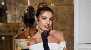 Patrícia Poeta deslumbra agora em Paris com look elegante