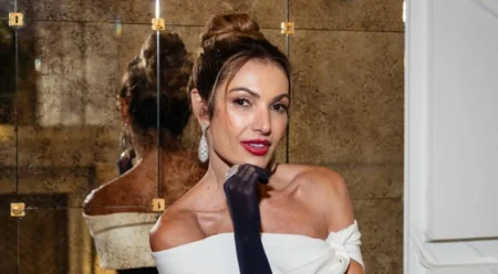 Patrícia Poeta deslumbra agora em Paris com look elegante Patrícia Poeta deslumbra agora em Paris com look elegante