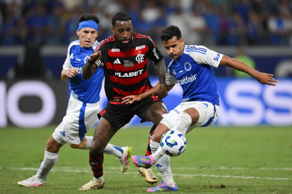 Gerson confirma chegada a Belo Horizonte hoje para assinar com o Cruzeiro